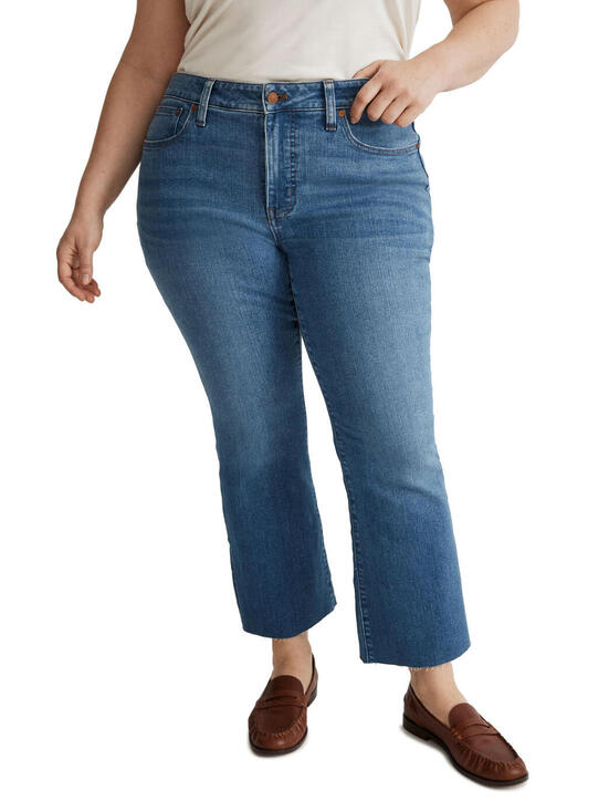 Madewell Denim - NWT! Madewell Raw Hem Kick Out Crop Plus Size Jeans in Cherryville Wash Size 26W